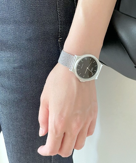 [CASIO]mono mesh watch