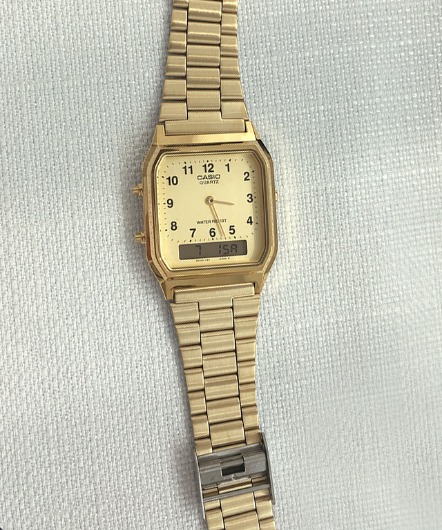 [CASIO] gold object metal watch